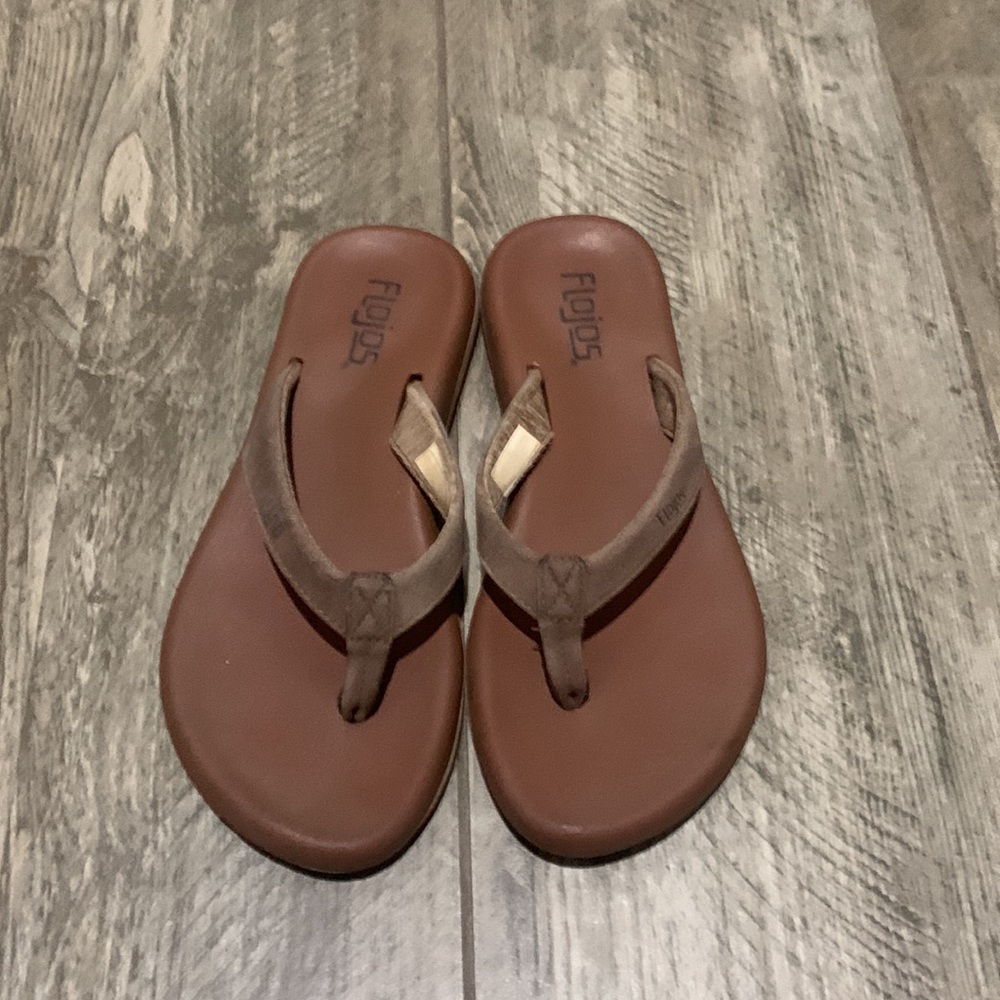 Flojos Sandals - Picture 2 of 3